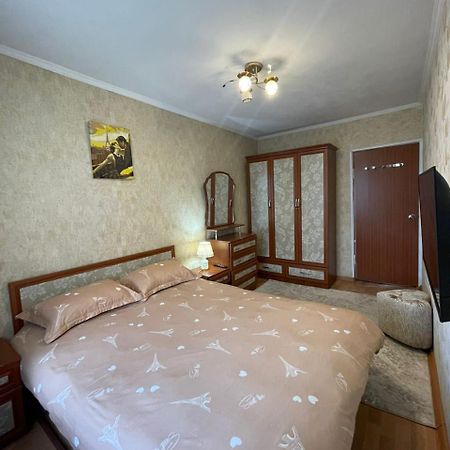 3-Х Комнатная Квартира В 5 Микр 104 Серии 4/4 Μπισκέκ Εξωτερικό φωτογραφία